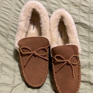 Clarks Tan Suede Moccasin Slippers